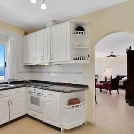 House Carla Private Pool Heated * Puerto de Santiago (Tenerife)