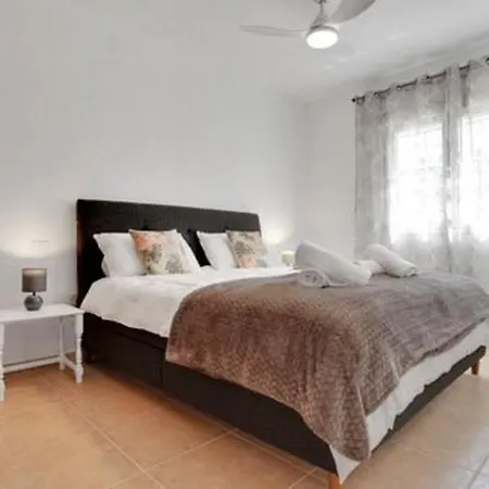 House Carla Private Pool Heated Vila *