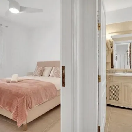 House Carla Private Pool Heated * Puerto de Santiago (Tenerife)