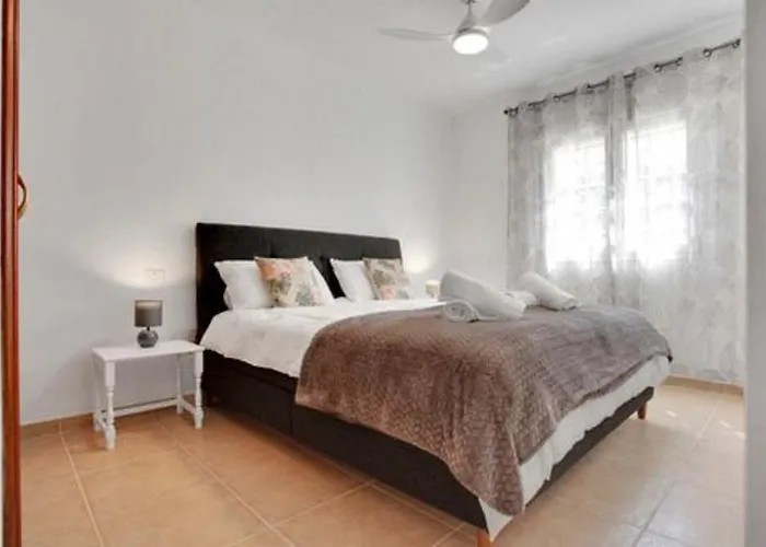 House Carla Private Pool Heated Вилла *